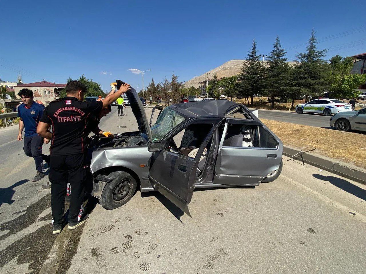 Elbistan’da Tır ile Otomobil Çarpıştı: 2 Yaralı