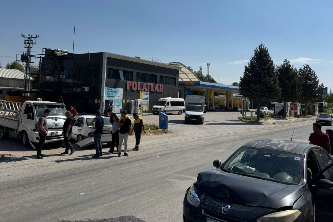 Elbistan’da Zincirleme Kaza : 1 Yaralı