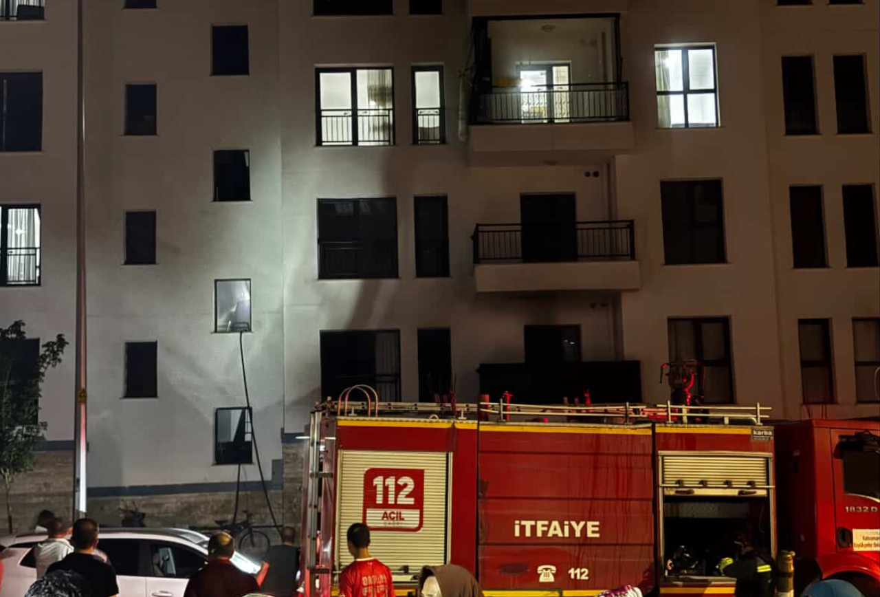 Elbistan’da TOKİ Konutlarında Çıkan Yangın Hızla Söndürüldü